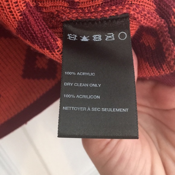 Urban Outfitters sweater - Picture 4 of 6